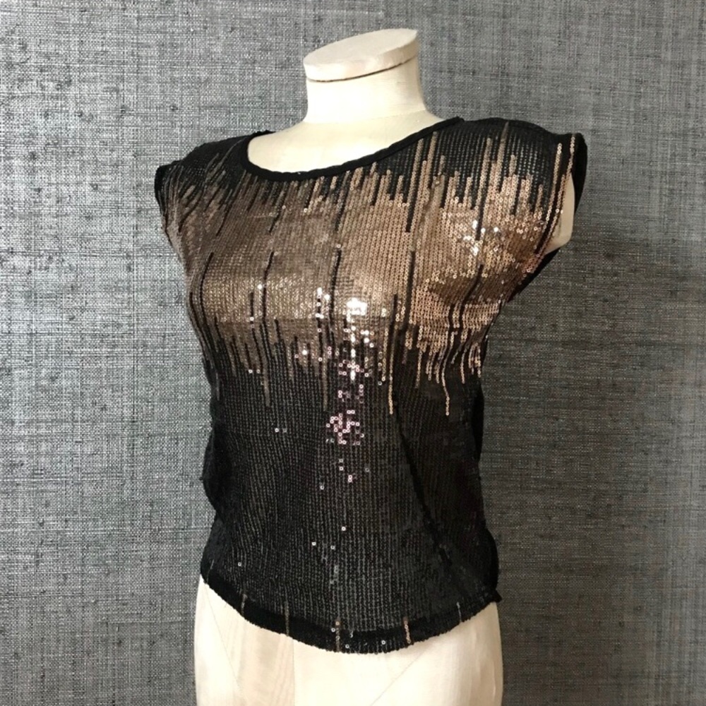 Chris & Carol black/gold sequin top